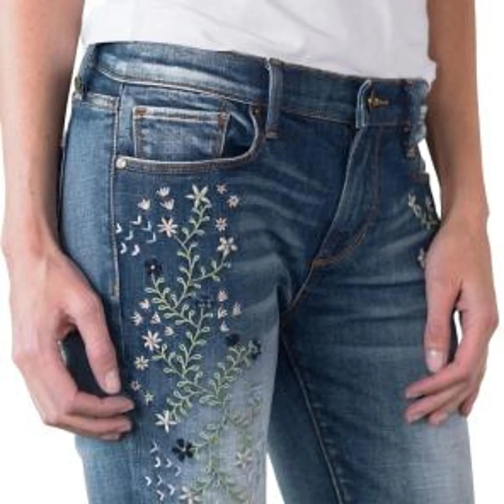 Driftwood Kelly Floral Embroidered Raw Hem Jeans Blue Women's Size 30 - Picture 4 of 14